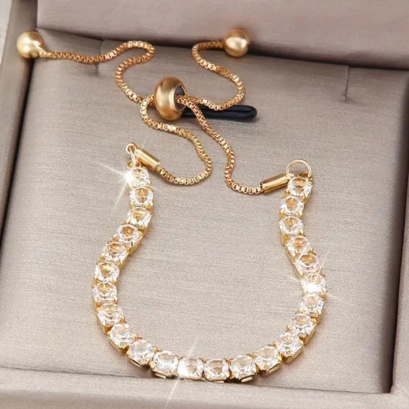 🍀Elegant luxuria cz adjustable bracelet gold tone - Picture 3 of 5